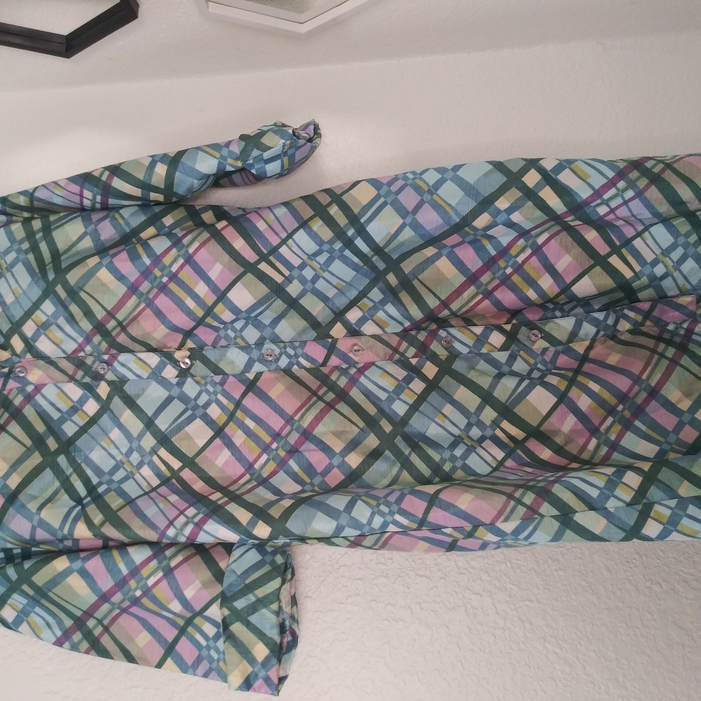 Plaid Button-Up Shirt in Multicolor